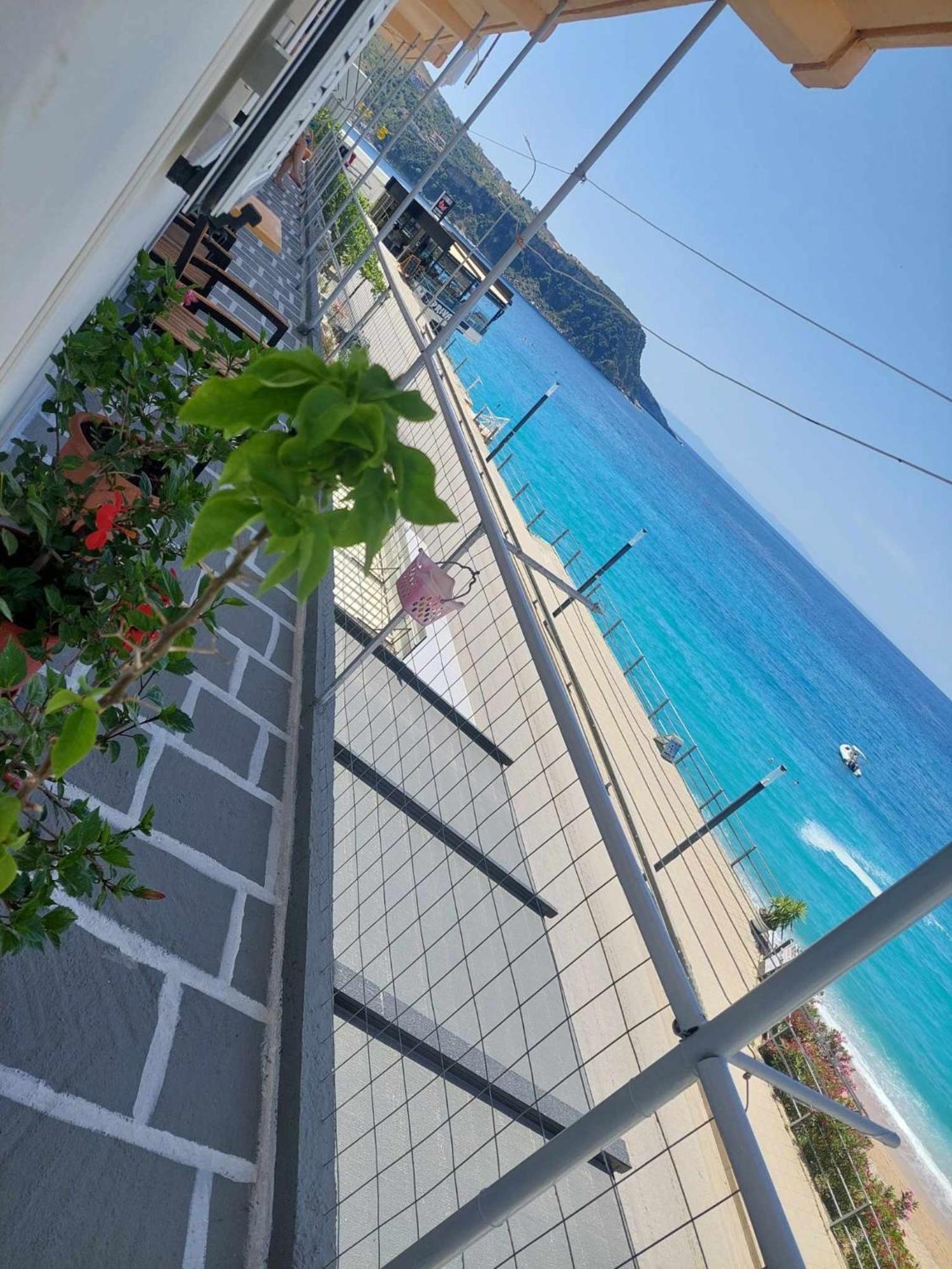 Veronika'S Apartment Himare Luaran gambar